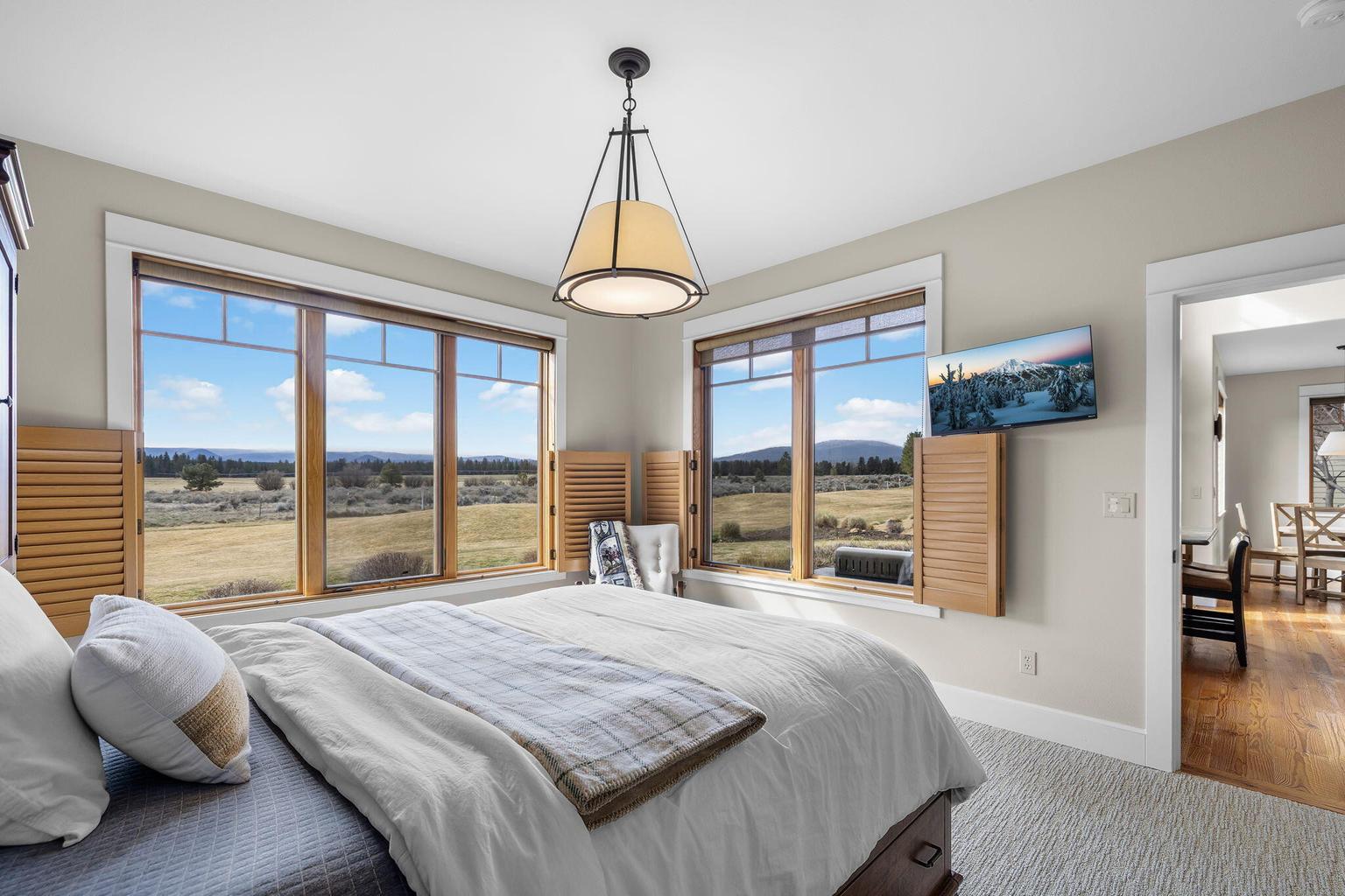 Imagine waking up to that view!