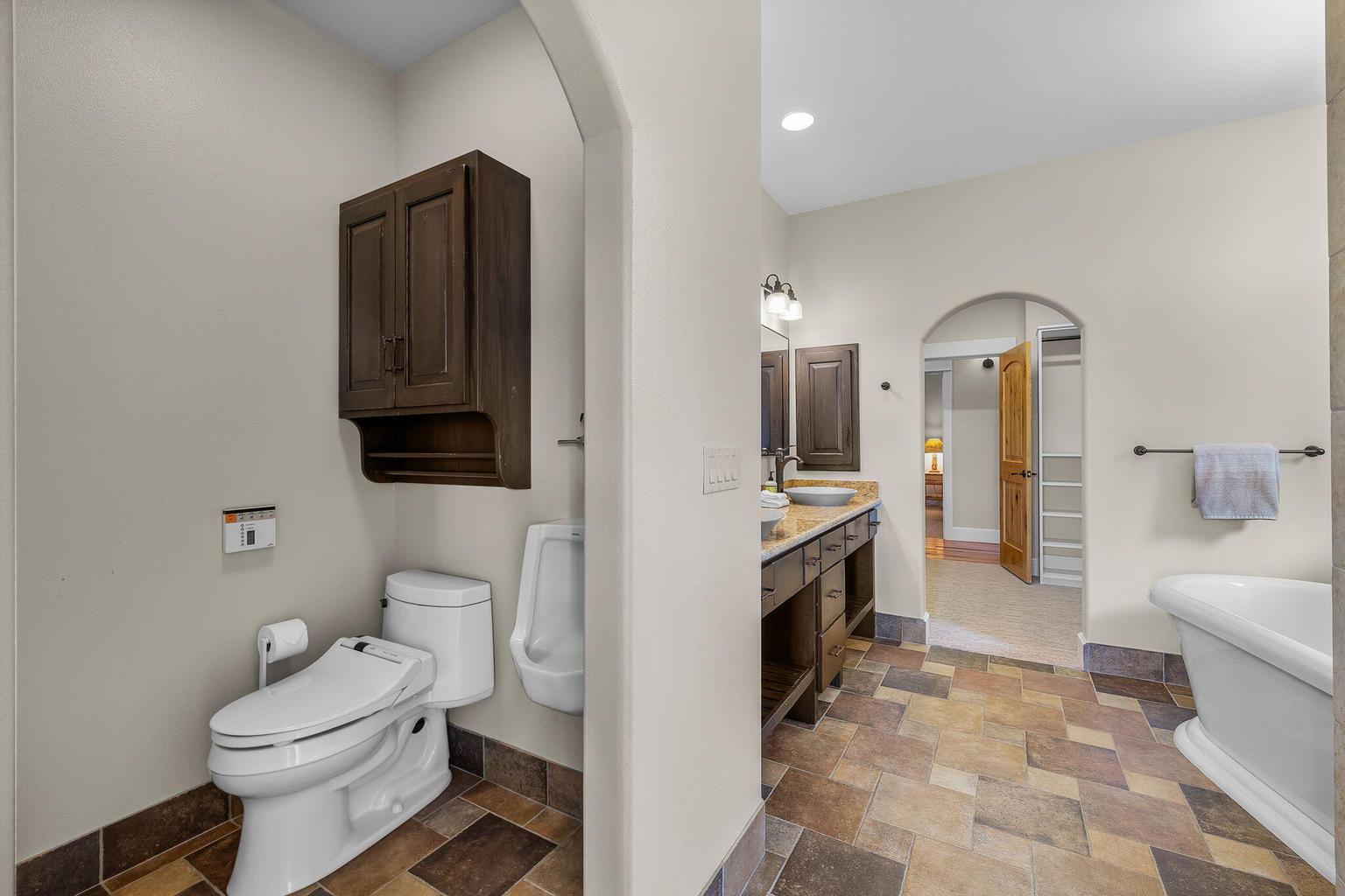 Bidet, Urinal and extra storage
