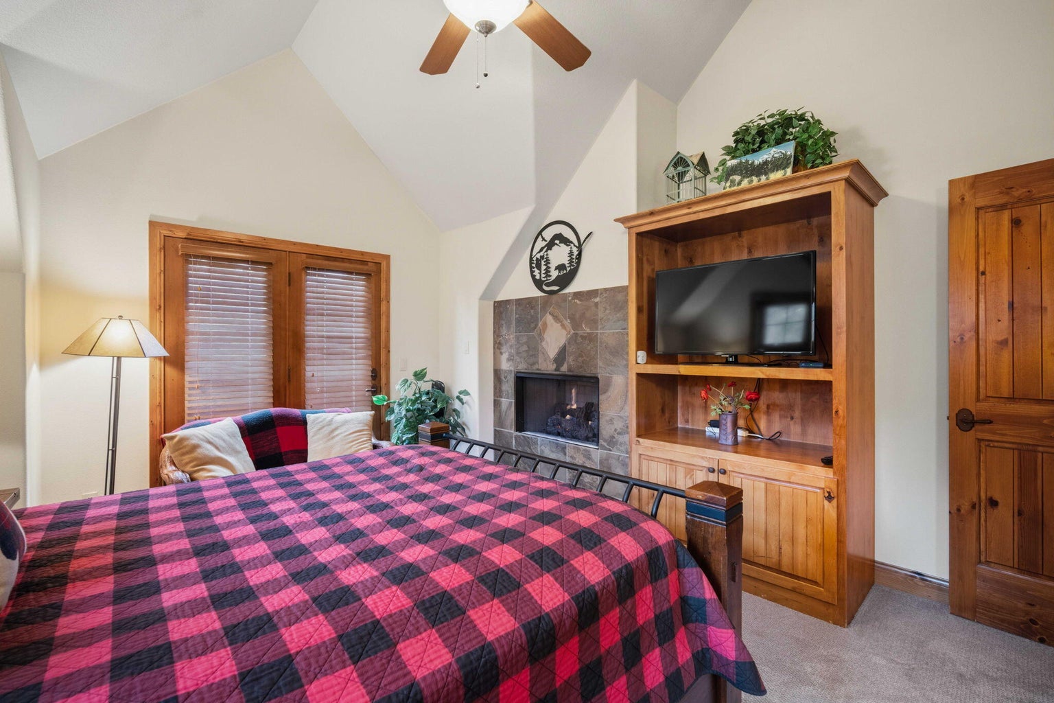 Photo of 57414 Sun Eagle Lane 24 of 48