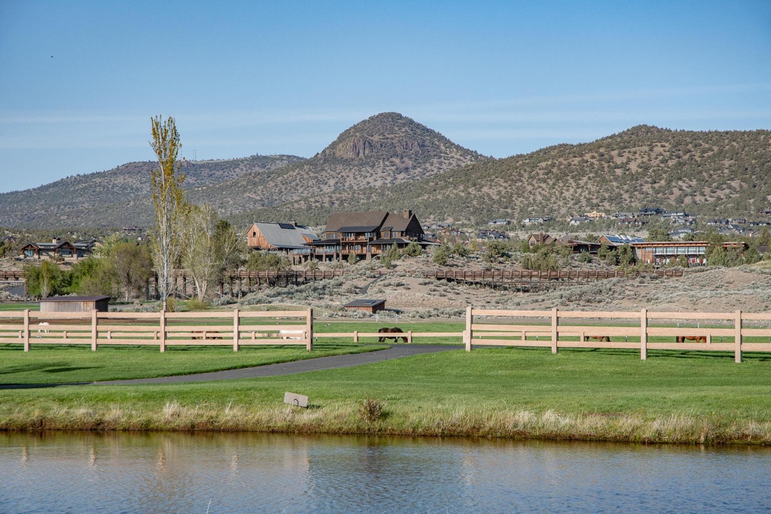 Photo of SW Vaqueros Way 16 of 38