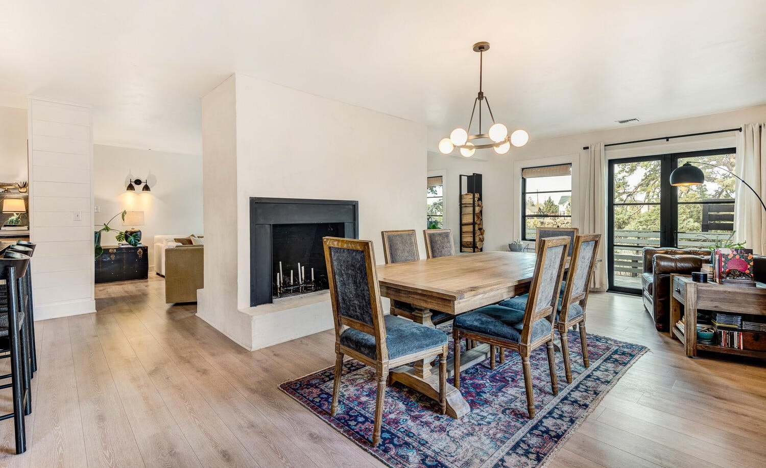 Photo of 1443 SW Canyon Drive 13 of 62