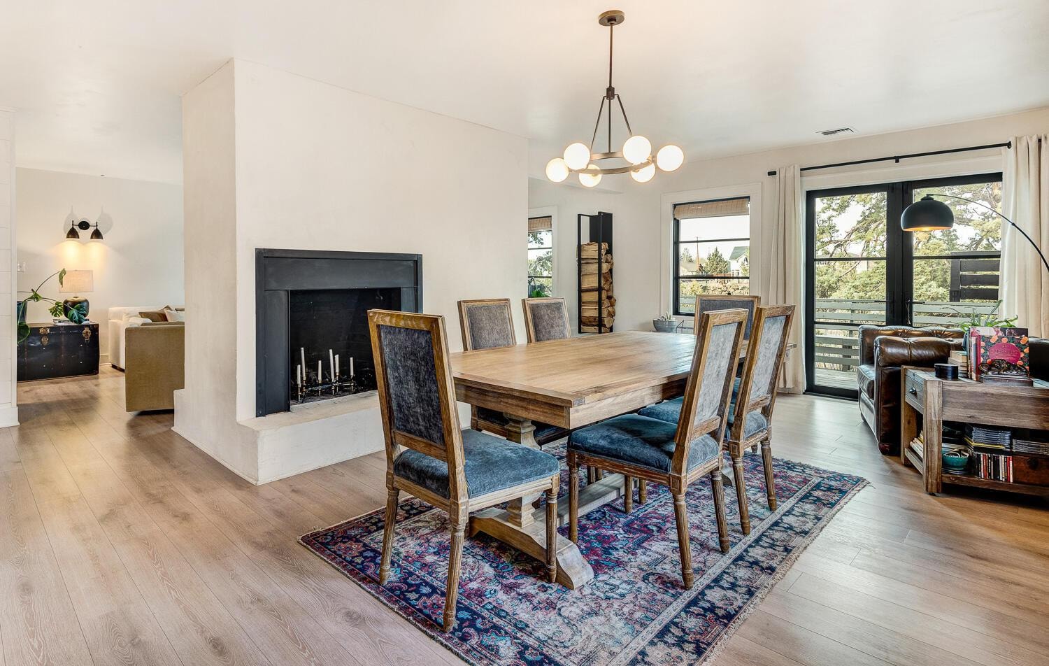 Photo of 1443 SW Canyon Drive 14 of 62