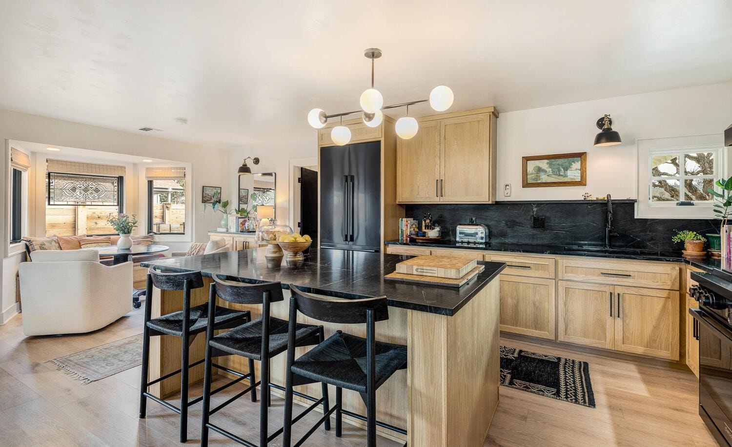 Photo of 1443 SW Canyon Drive 18 of 62