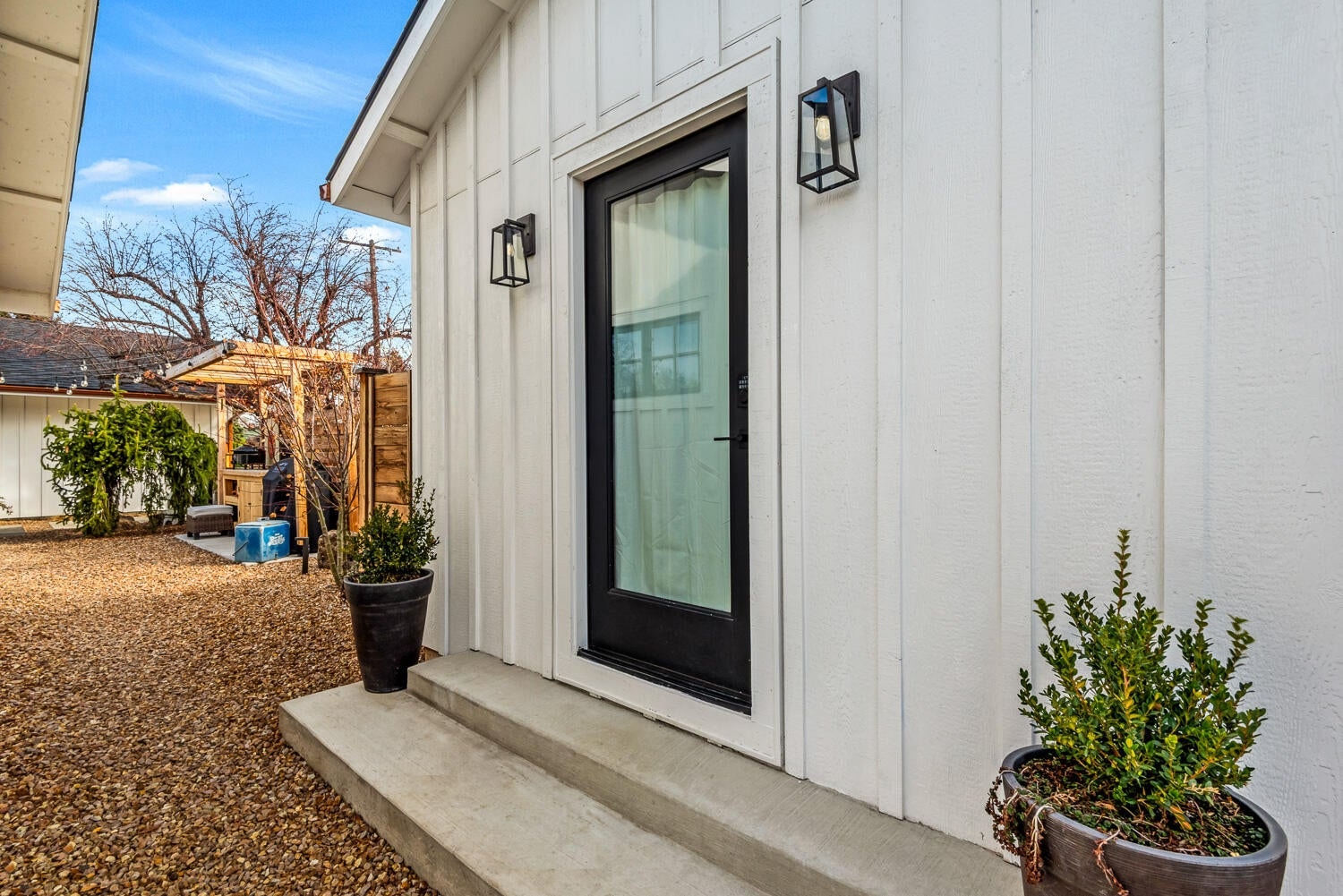 Photo of 1443 SW Canyon Drive 39 of 62