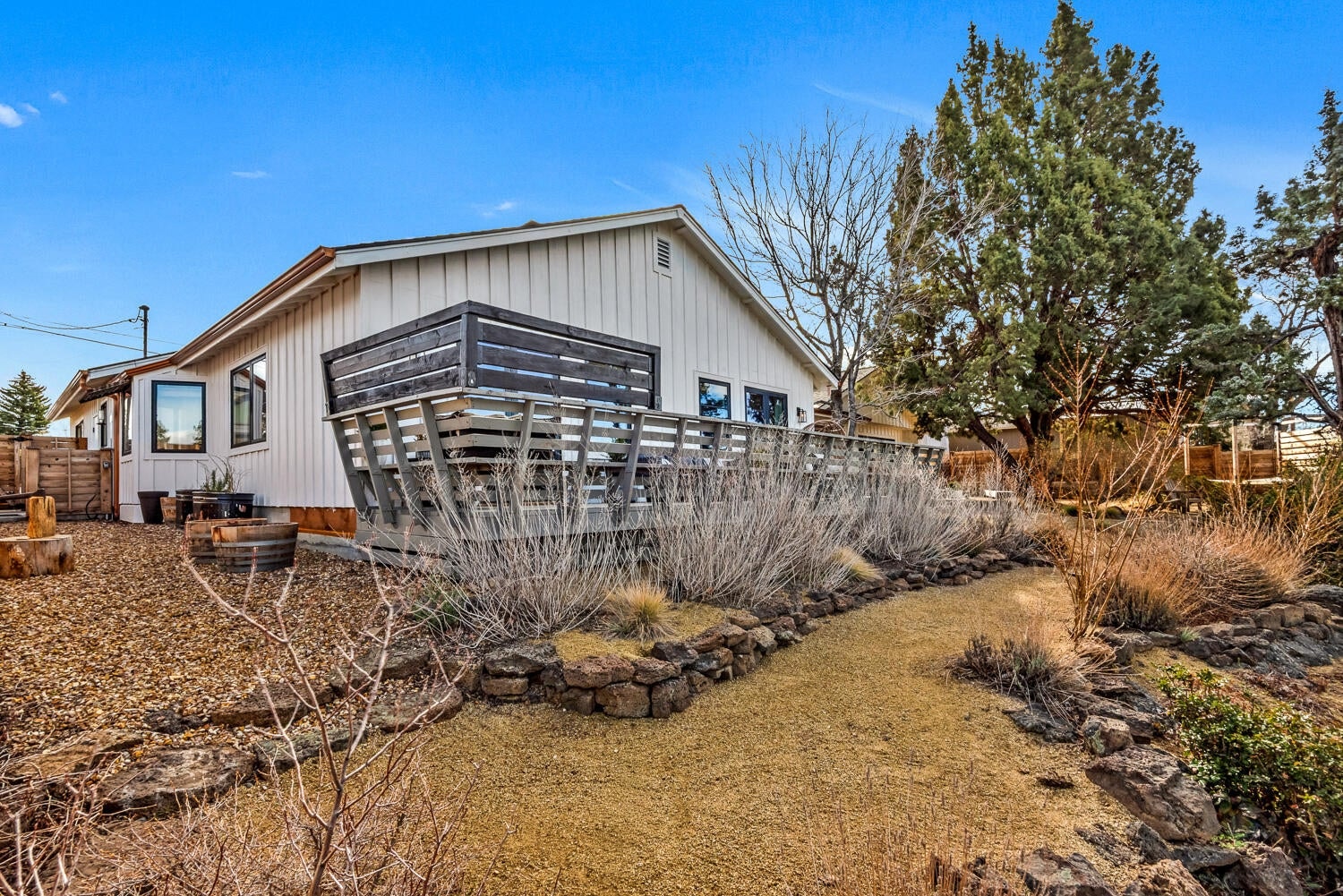 Photo of 1443 SW Canyon Drive 45 of 62