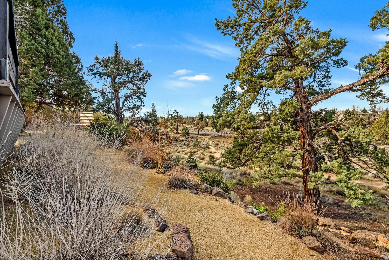 Photo of 1443 SW Canyon Drive 46 of 62
