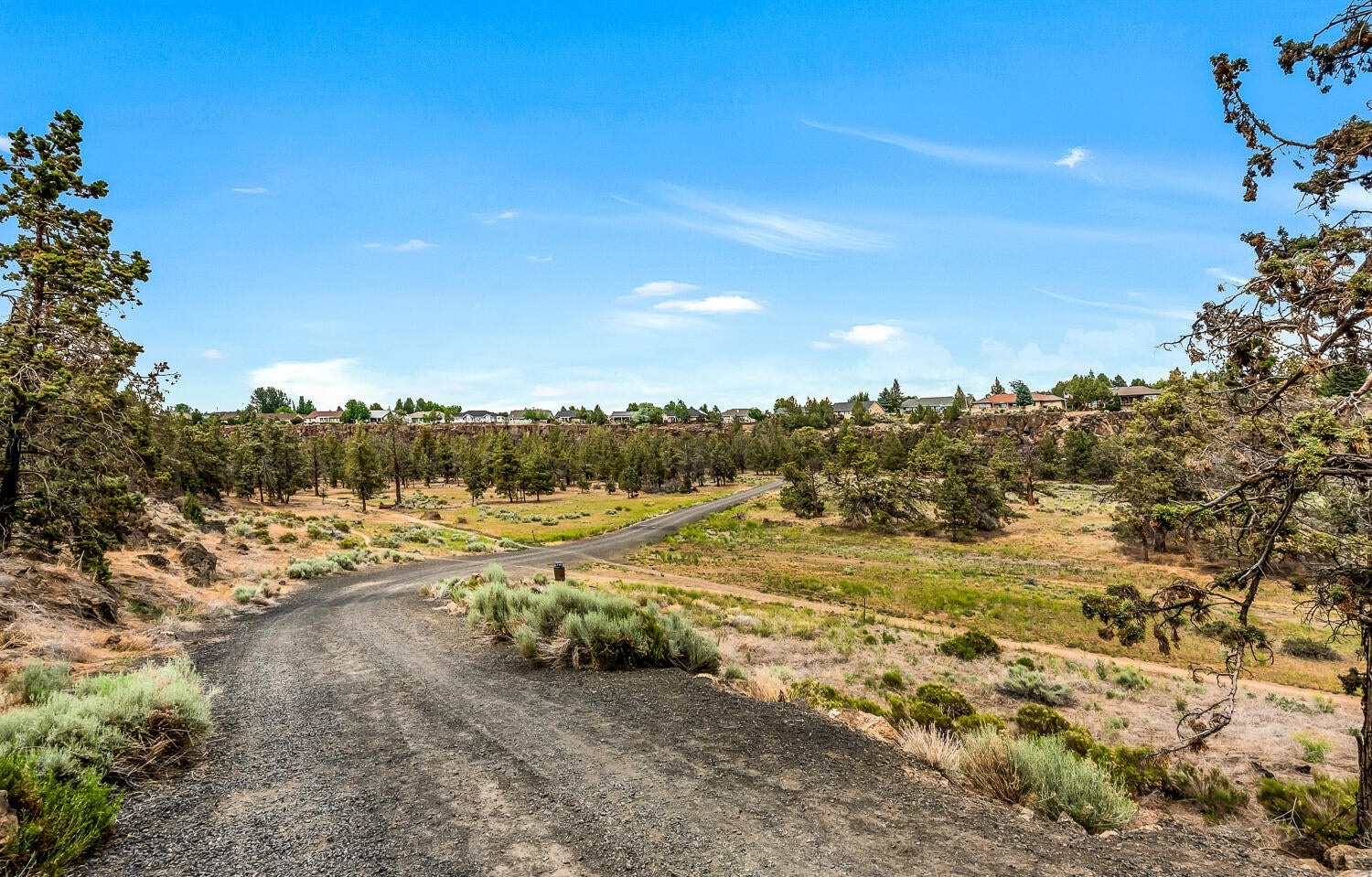 Photo of 1443 SW Canyon Drive 55 of 62