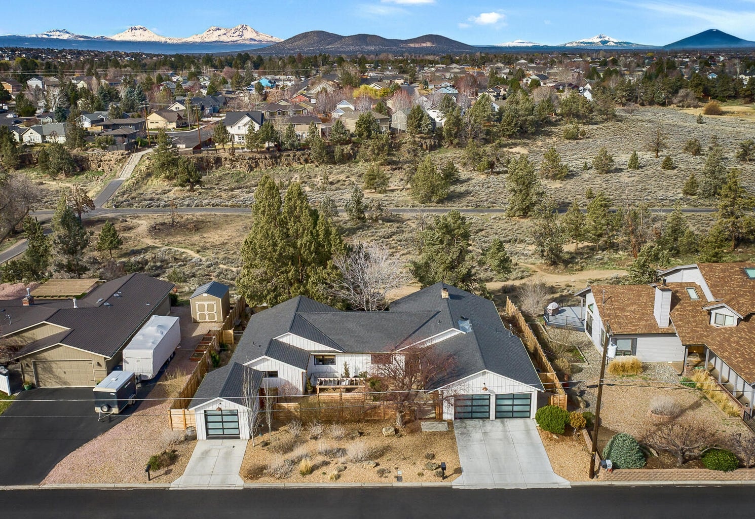 Photo of 1443 SW Canyon Drive 57 of 62