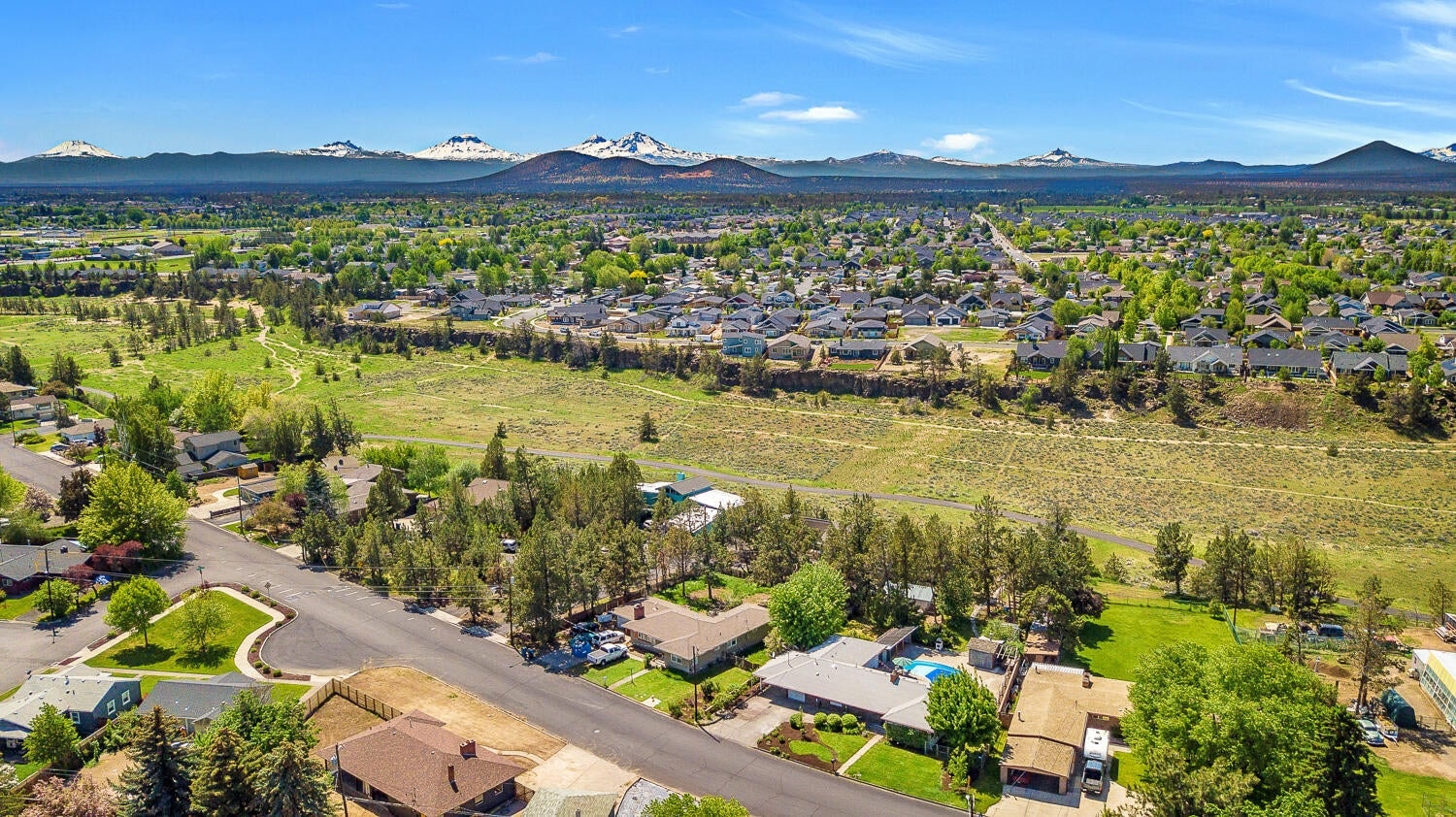 Photo of 1443 SW Canyon Drive 62 of 62