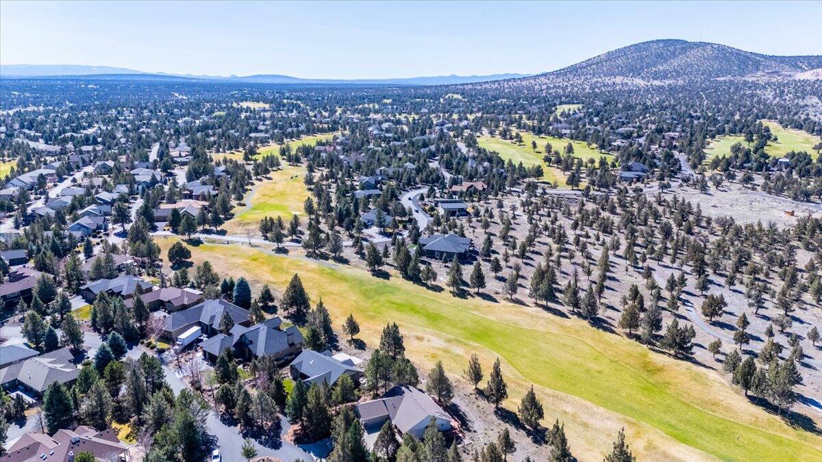 Photo of 387 Goshawk Court 45 of 46