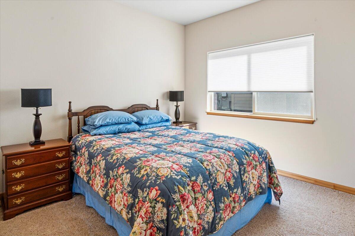 Photo of 387 Goshawk Court 33 of 46