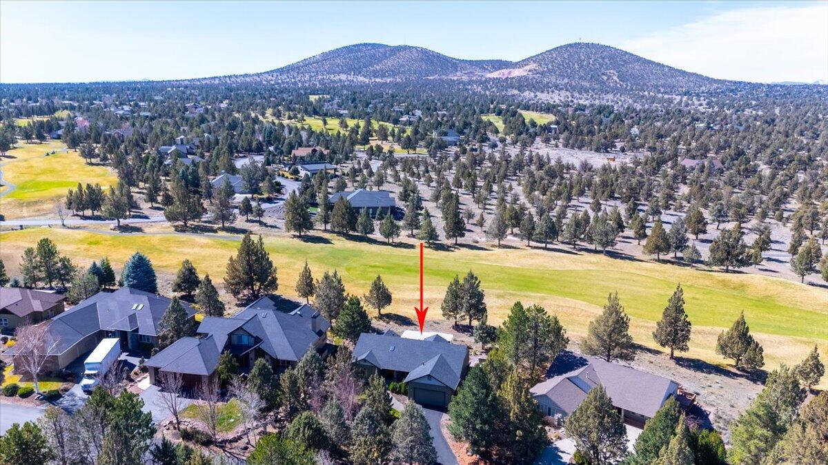 Photo of 387 Goshawk Court 8 of 46