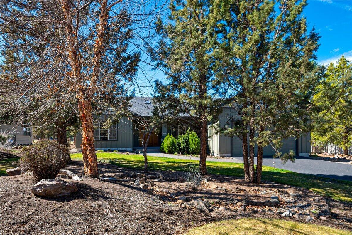 Photo of 387 Goshawk Court 1 of 46