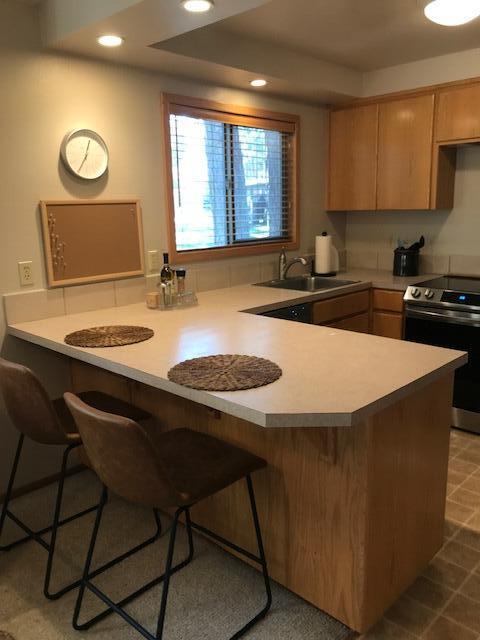 Kitchen with Breakfast Bar