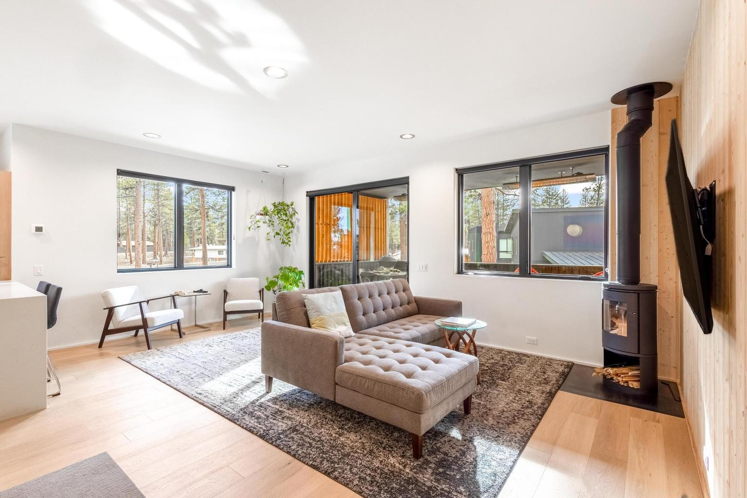 Photo of 505 N Pine Street 7 of 43
