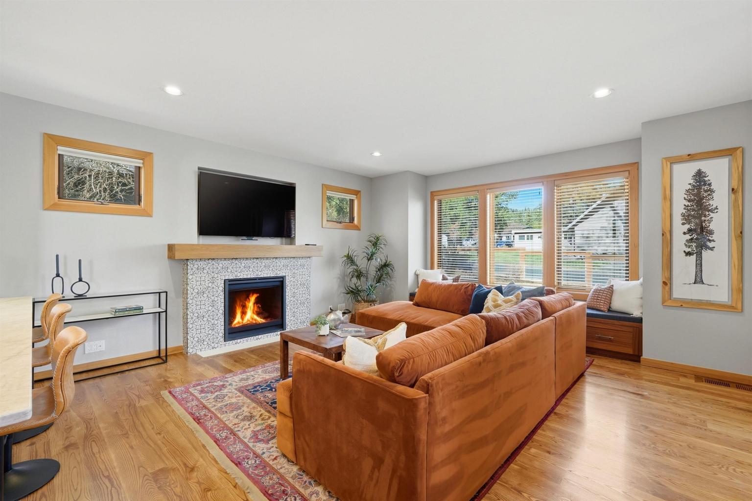 Photo of 1365 NW Jacksonville Avenue 3 of 48