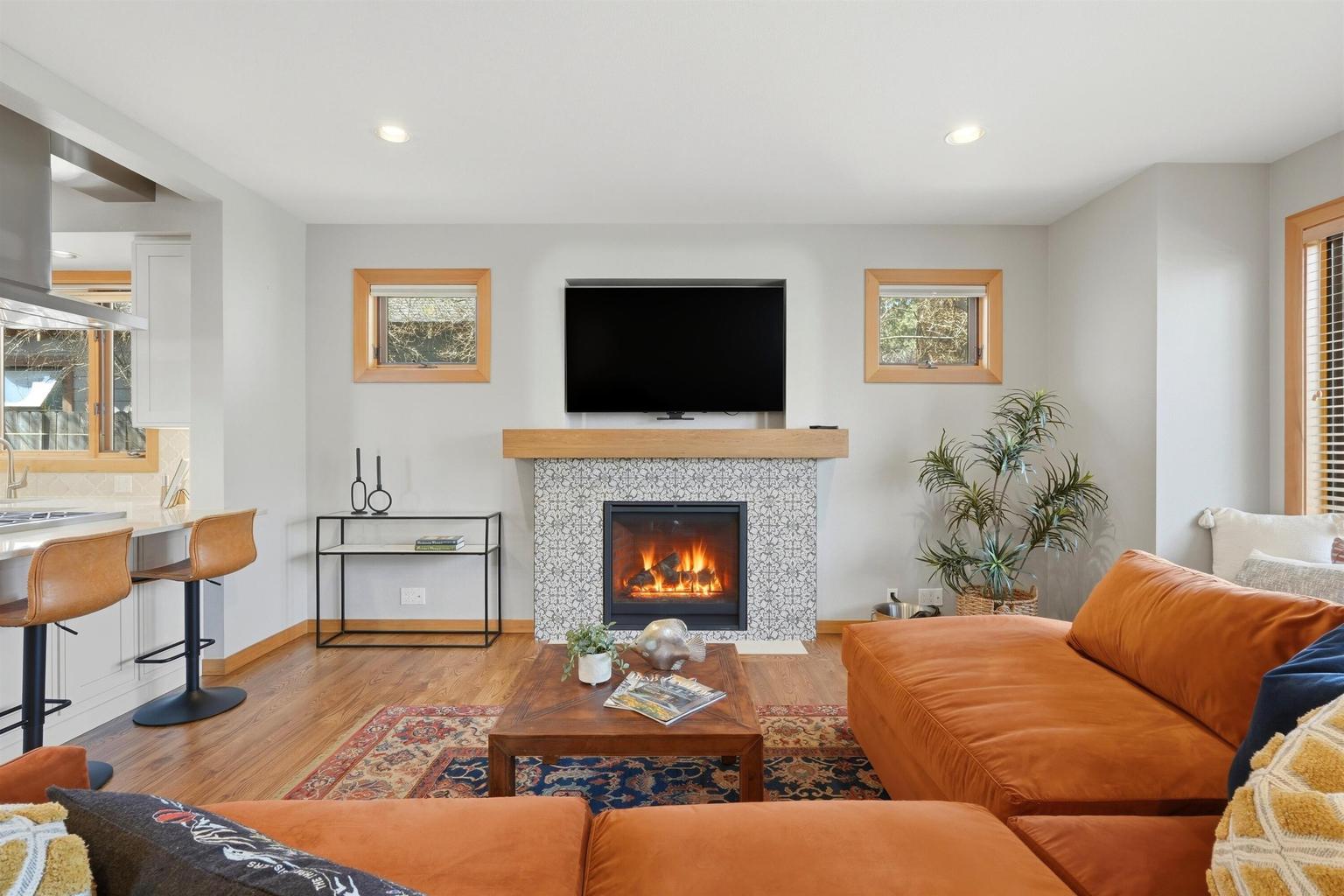 Photo of 1365 NW Jacksonville Avenue 5 of 48