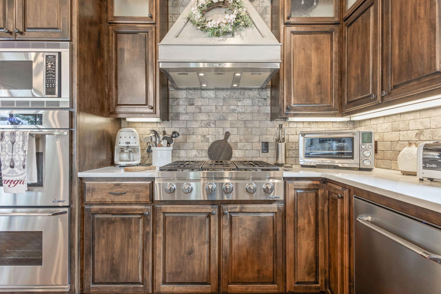 Photo of 301 SE Larkspur Drive 12 of 49