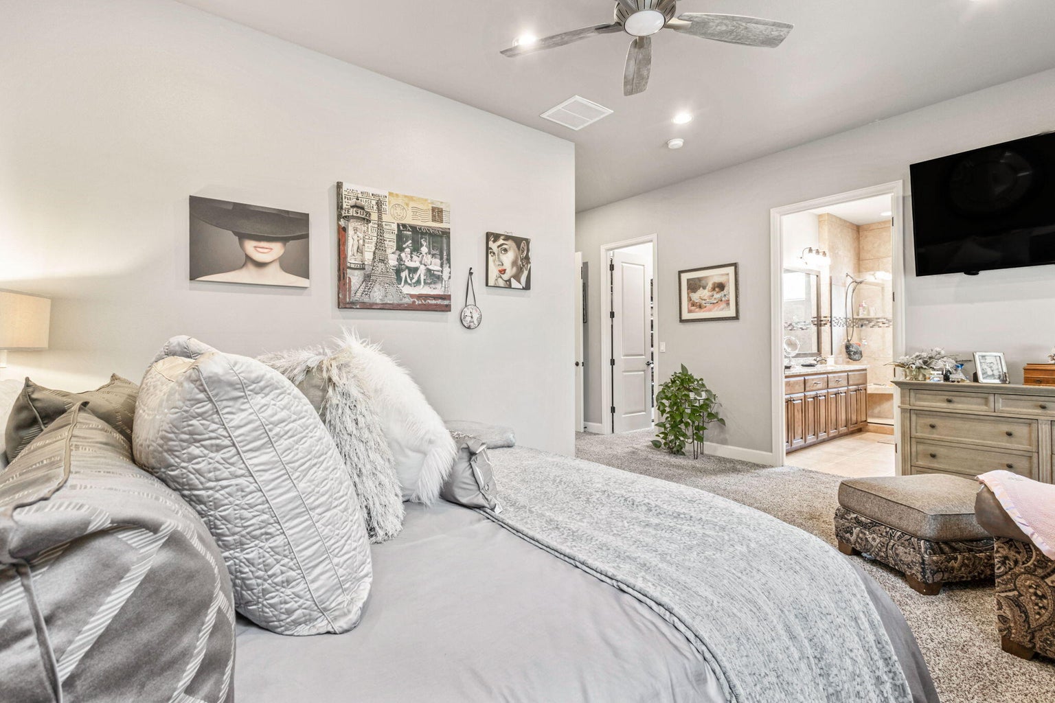 Photo of 301 SE Larkspur Drive 19 of 49