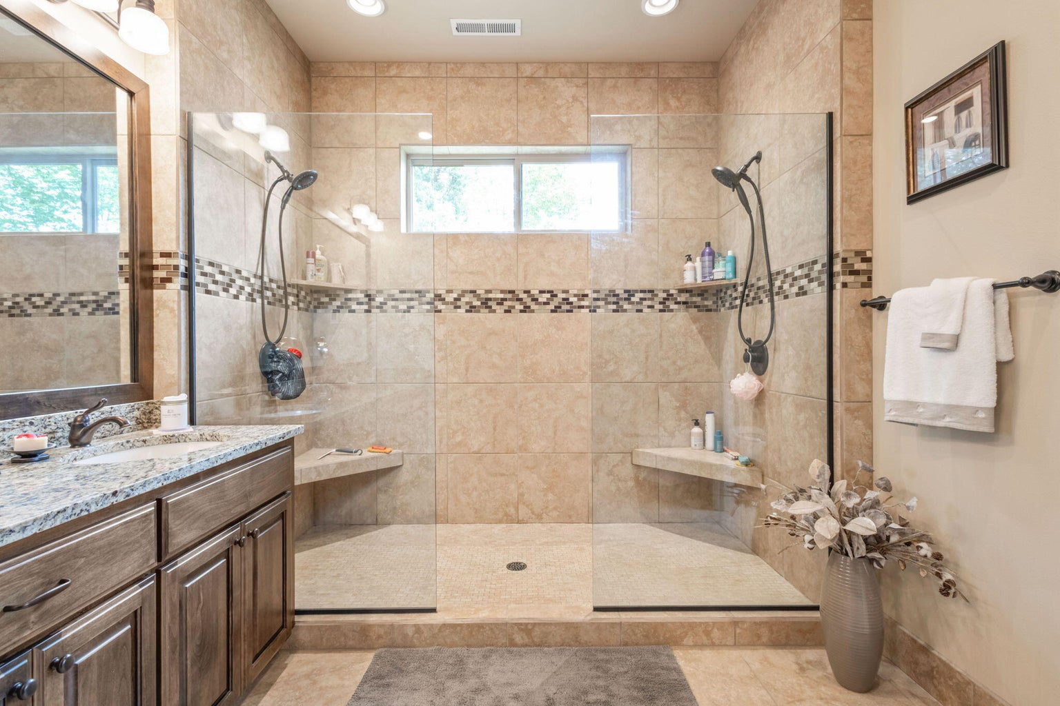 Photo of 301 SE Larkspur Drive 21 of 49