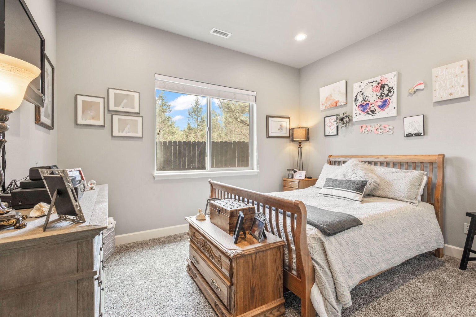Photo of 301 SE Larkspur Drive 23 of 49