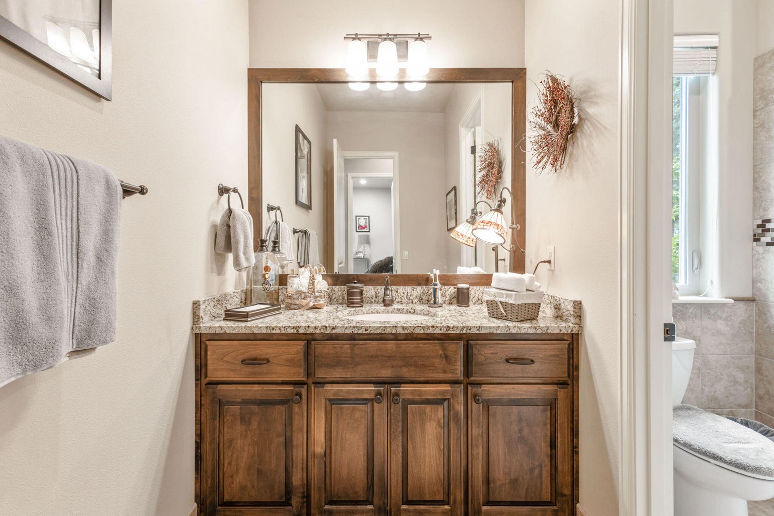 Photo of 301 SE Larkspur Drive 25 of 49