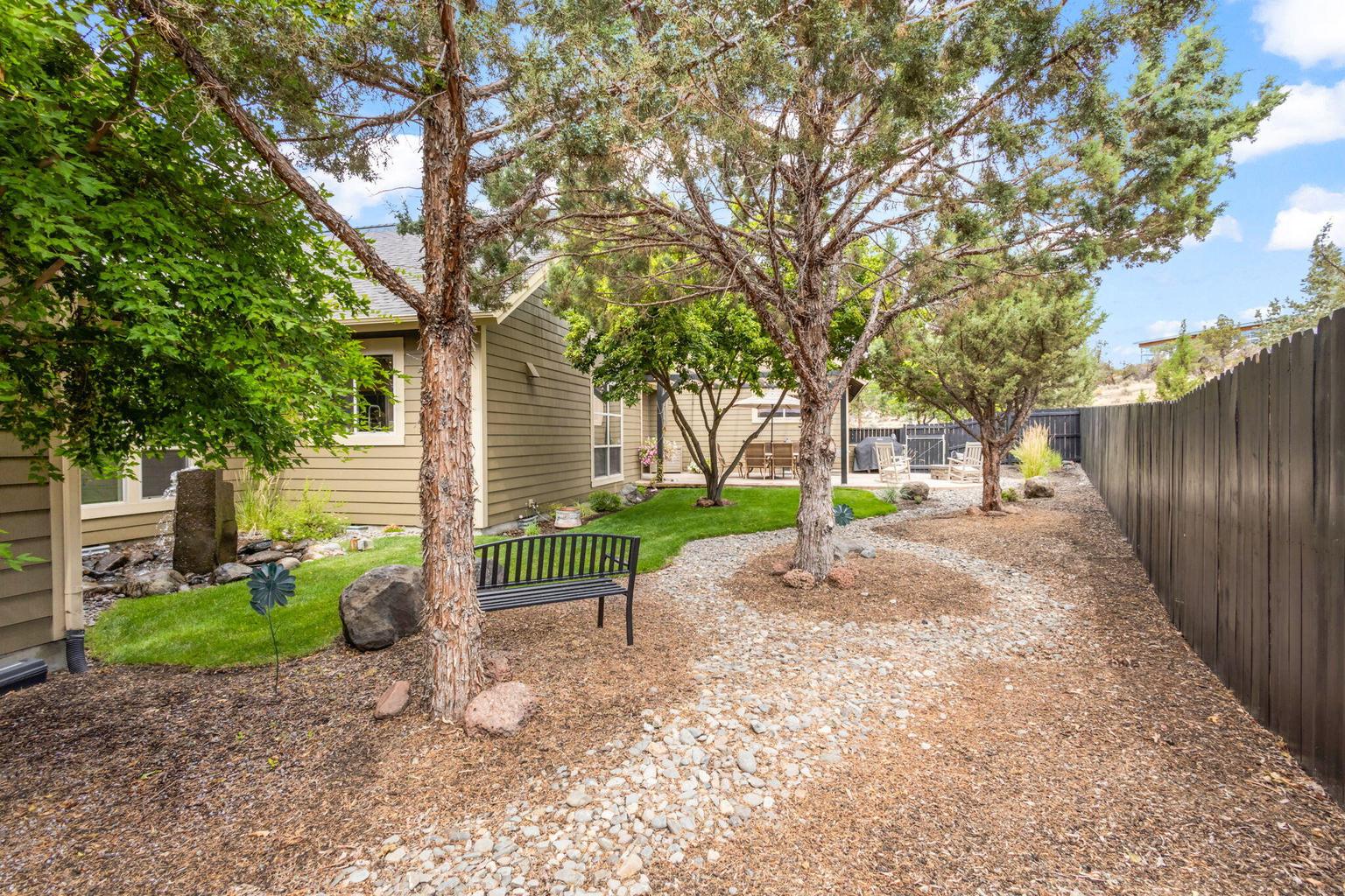 Photo of 301 SE Larkspur Drive 35 of 49
