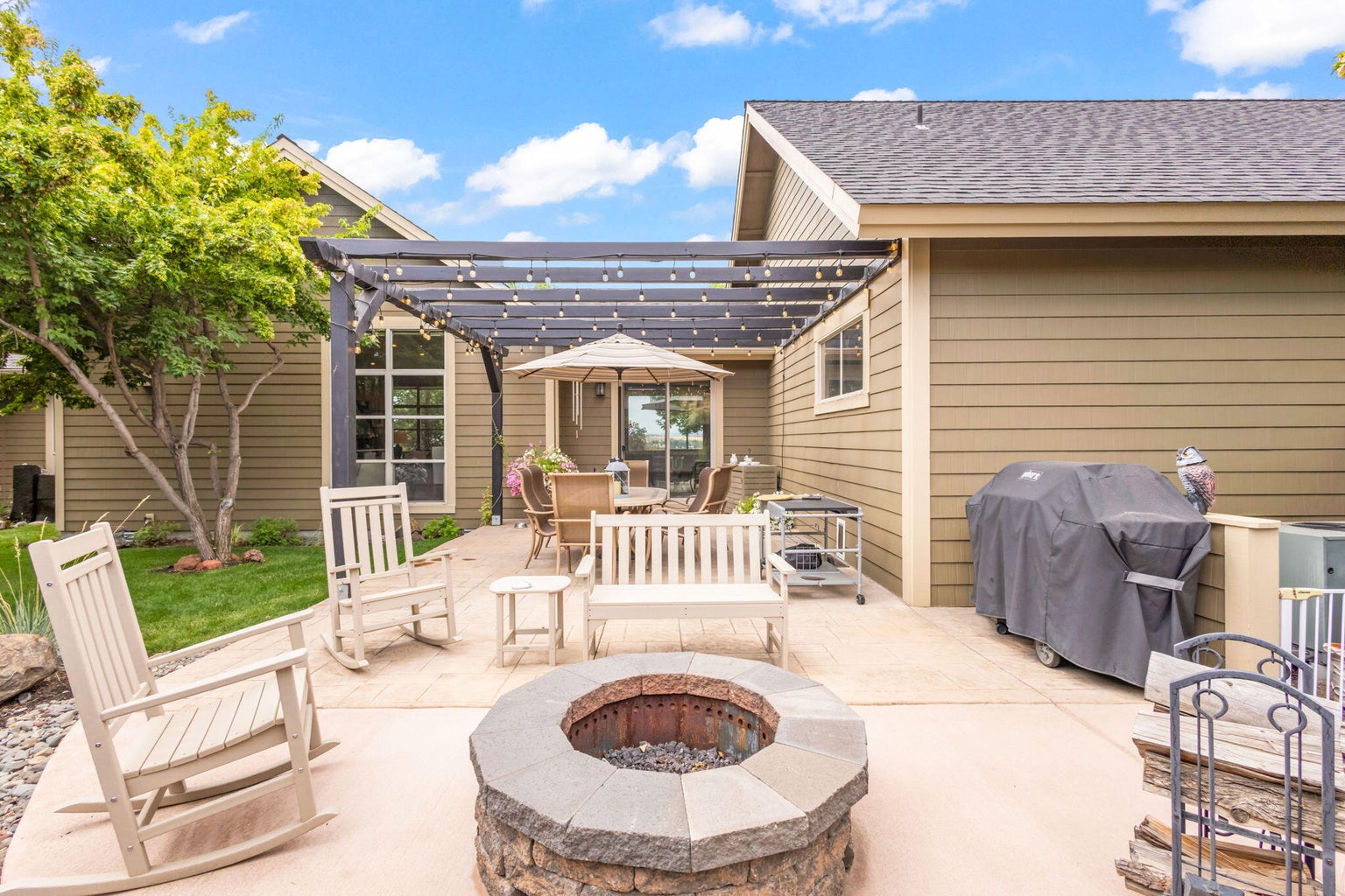 Photo of 301 SE Larkspur Drive 38 of 49