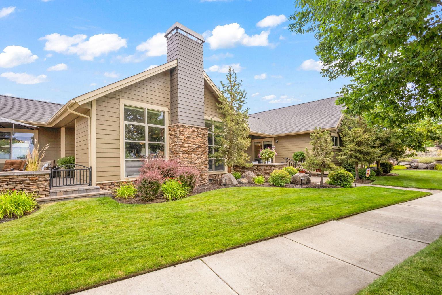 Photo of 301 SE Larkspur Drive 39 of 49