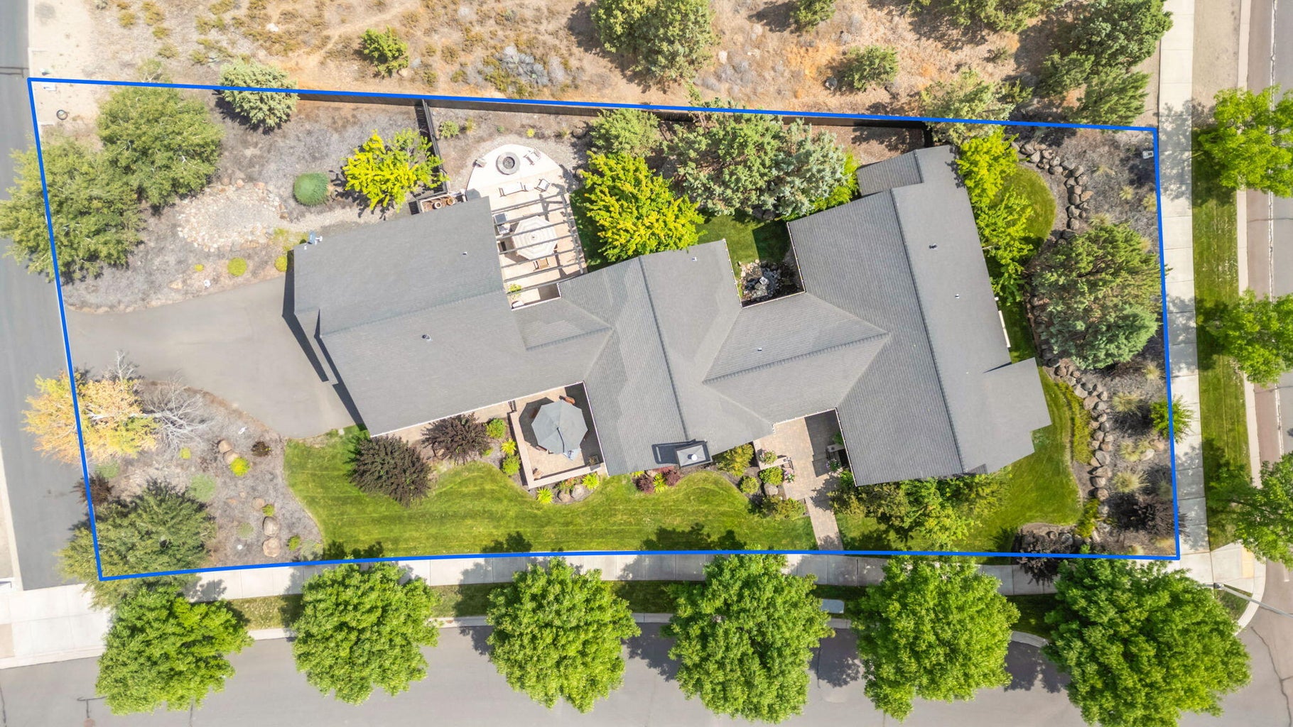 Photo of 301 SE Larkspur Drive 44 of 49