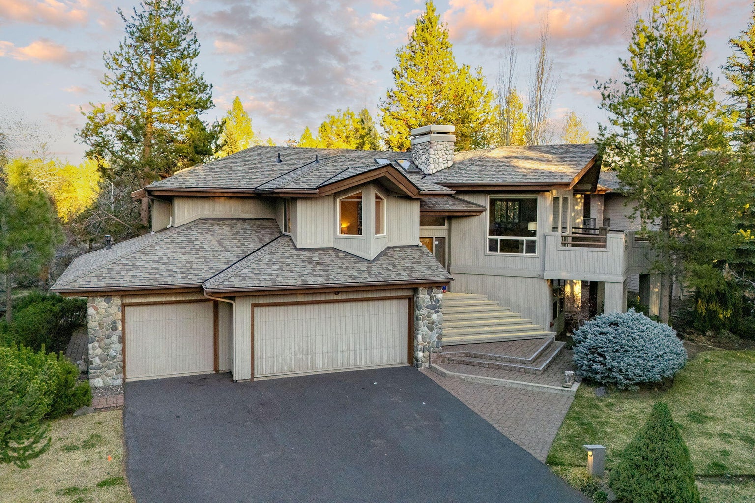 Photo of 58010 Mulligan Lane 4 of 51