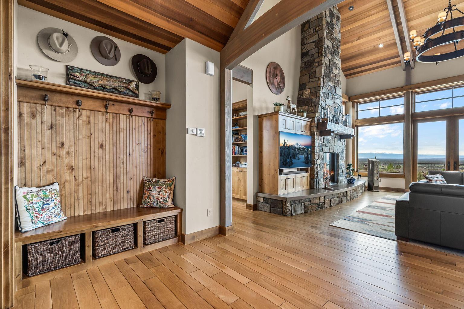 Photo of 15403 SW Hope Vista Drive 7 of 56