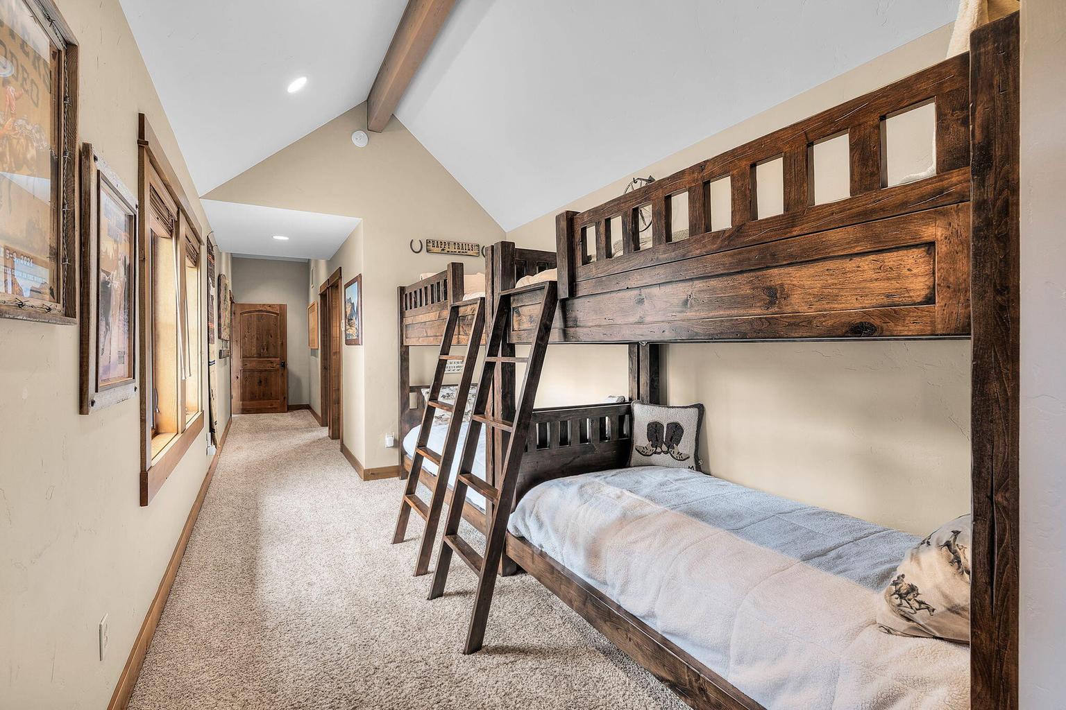Photo of 15403 SW Hope Vista Drive 33 of 56