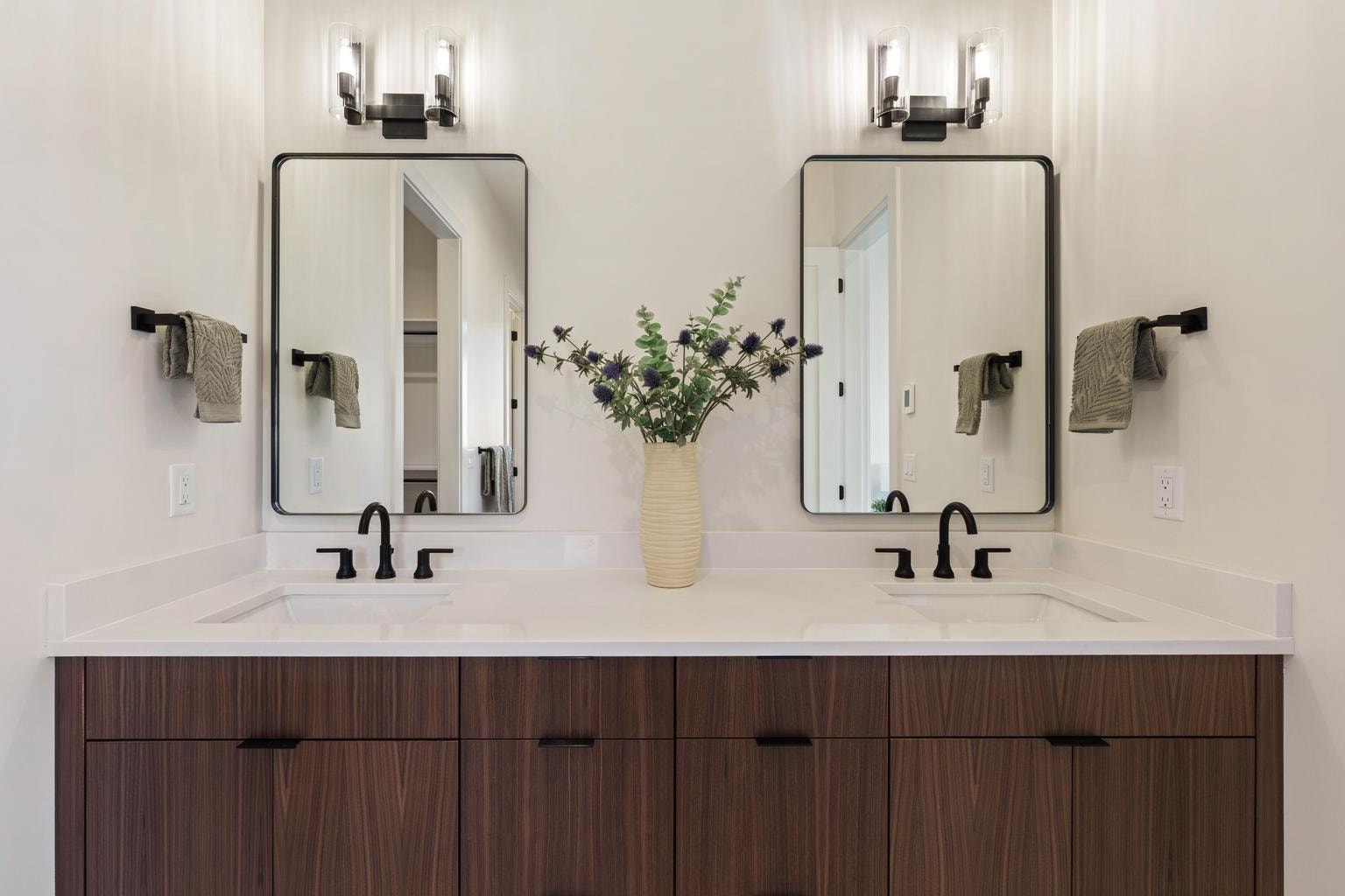 Photo of 3027 NW Polarstar Avenue 21 of 48