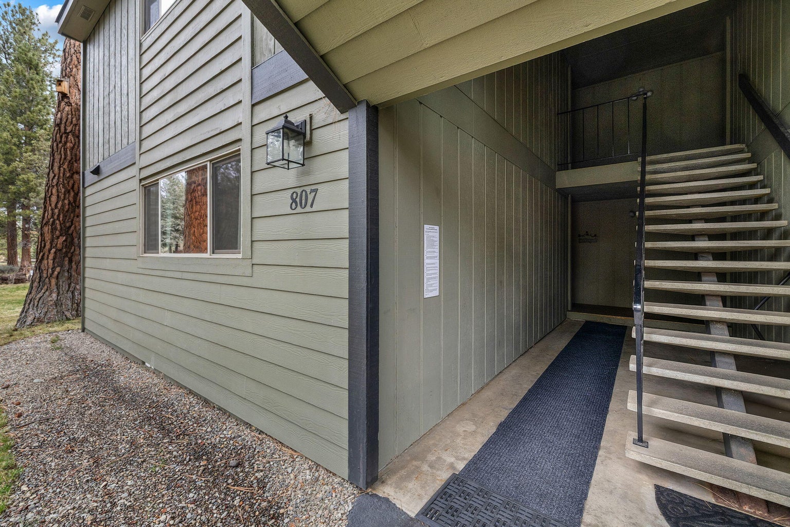 Photo of 807 E Desperado Trail 17 of 34