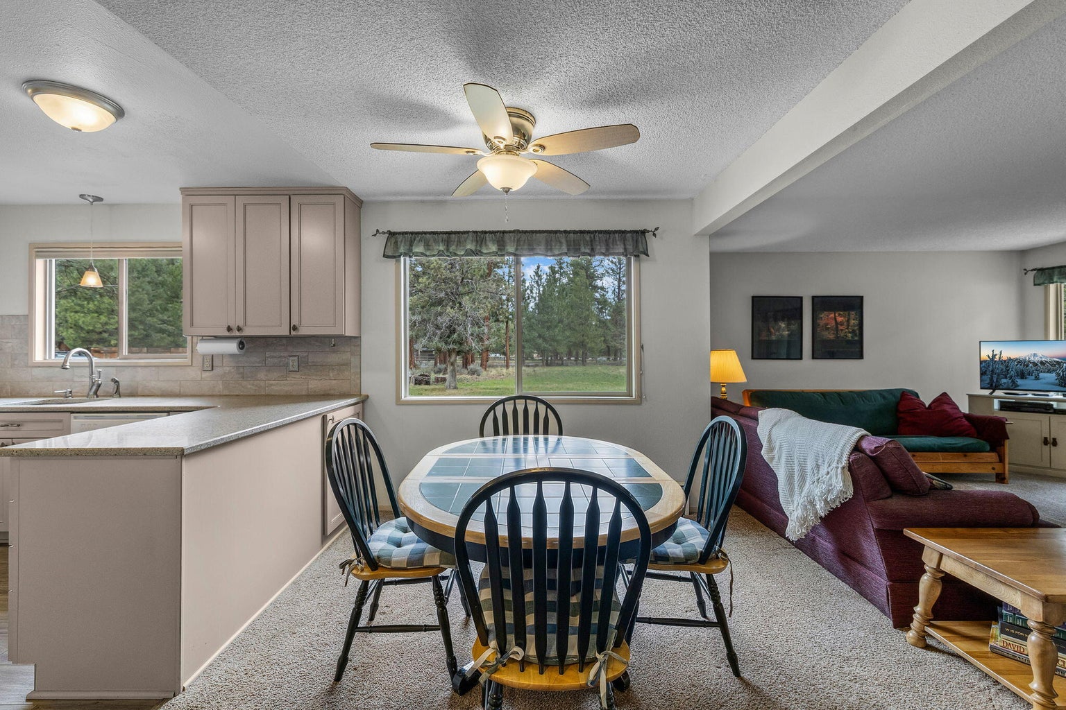 Photo of 807 E Desperado Trail 19 of 34