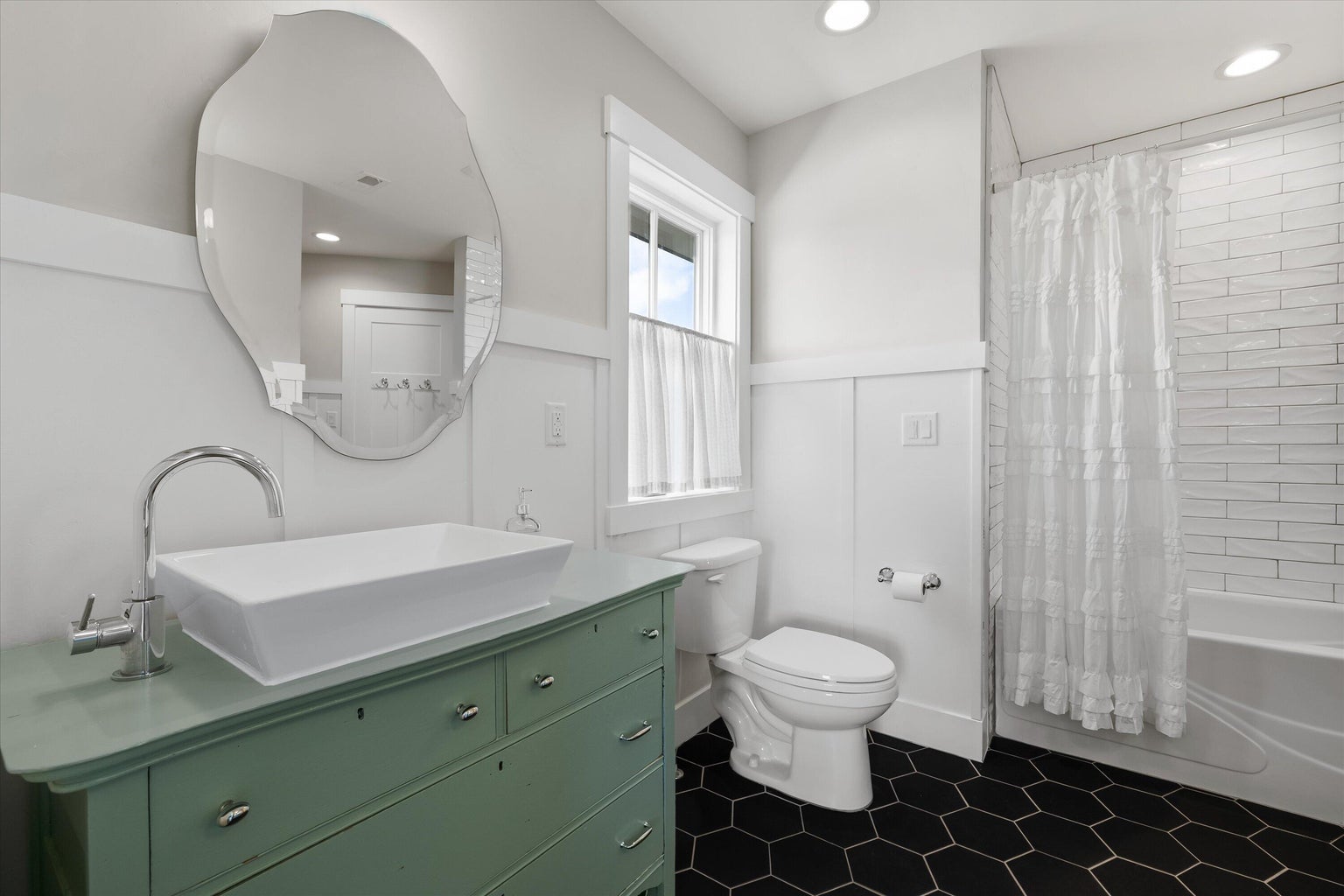 Photo of 608 S Birch Street 57 of 95
