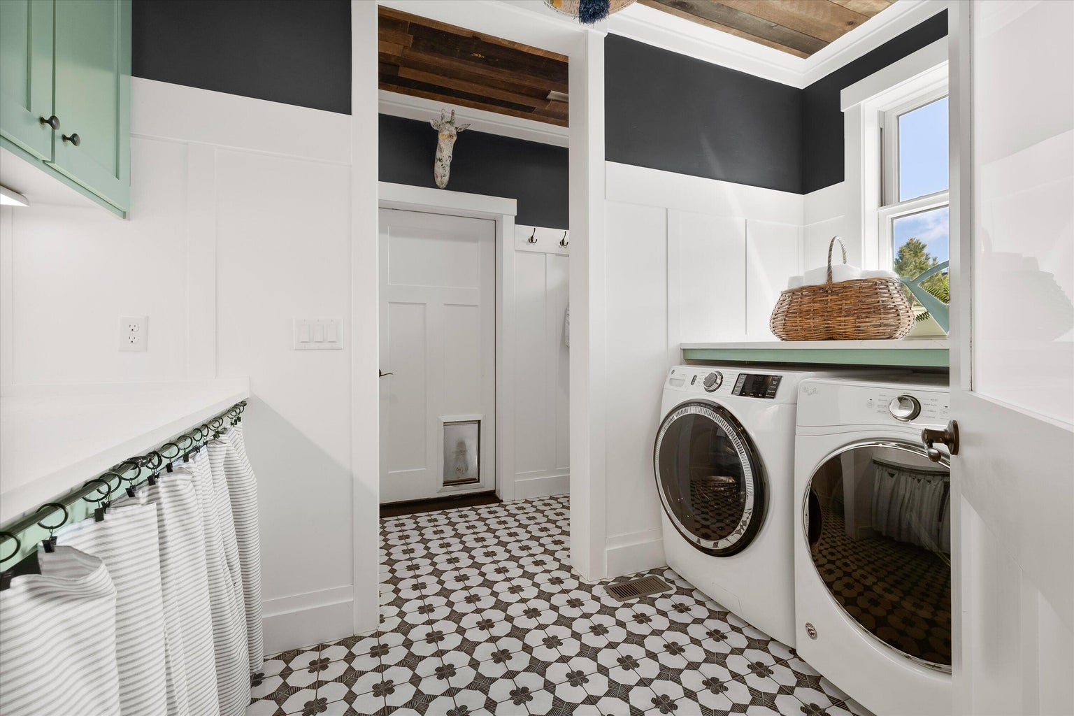 Photo of 608 S Birch Street 45 of 95