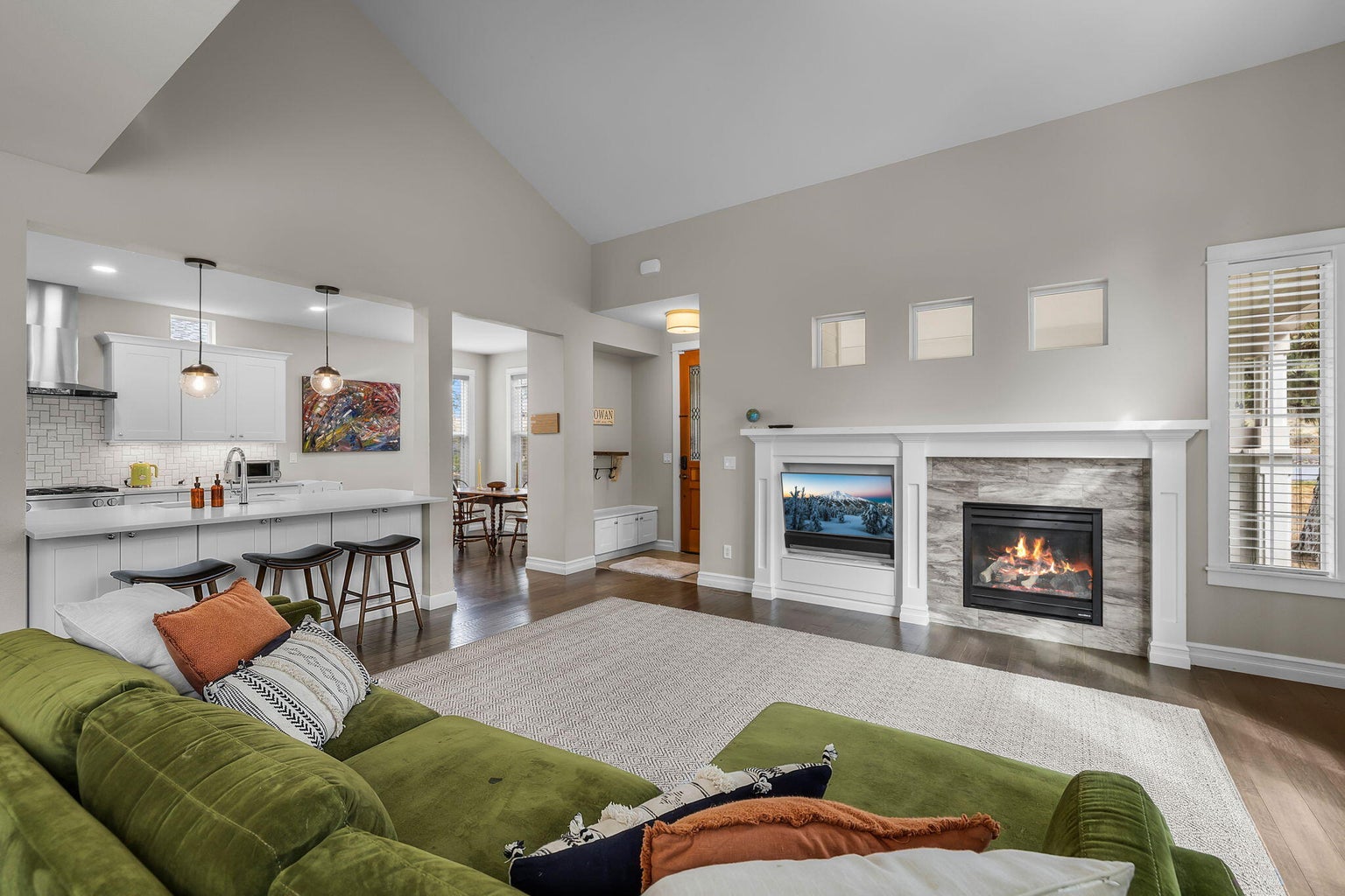 Photo of 61477 Cultus Lake Court 5 of 33