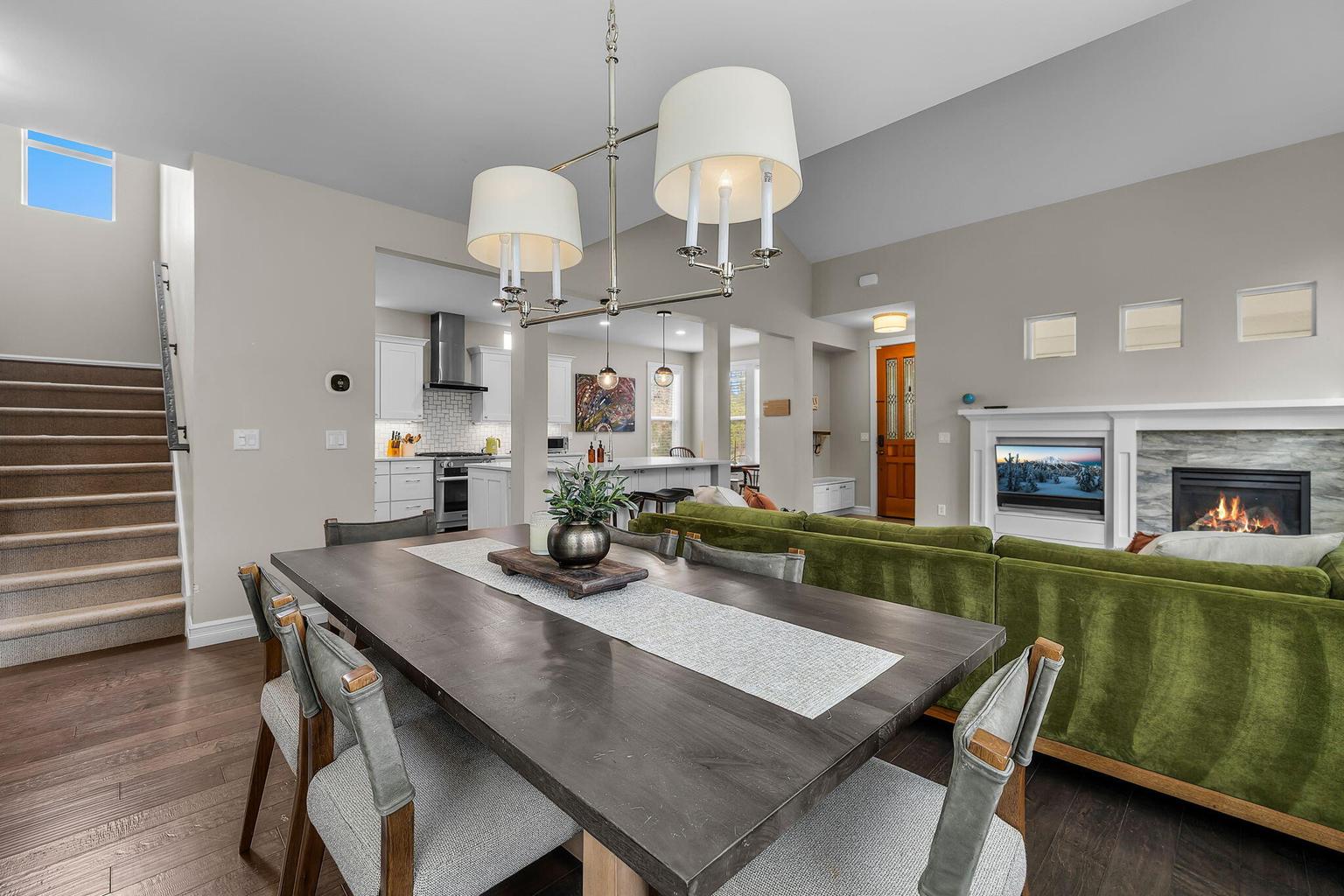 Photo of 61477 Cultus Lake Court 10 of 33