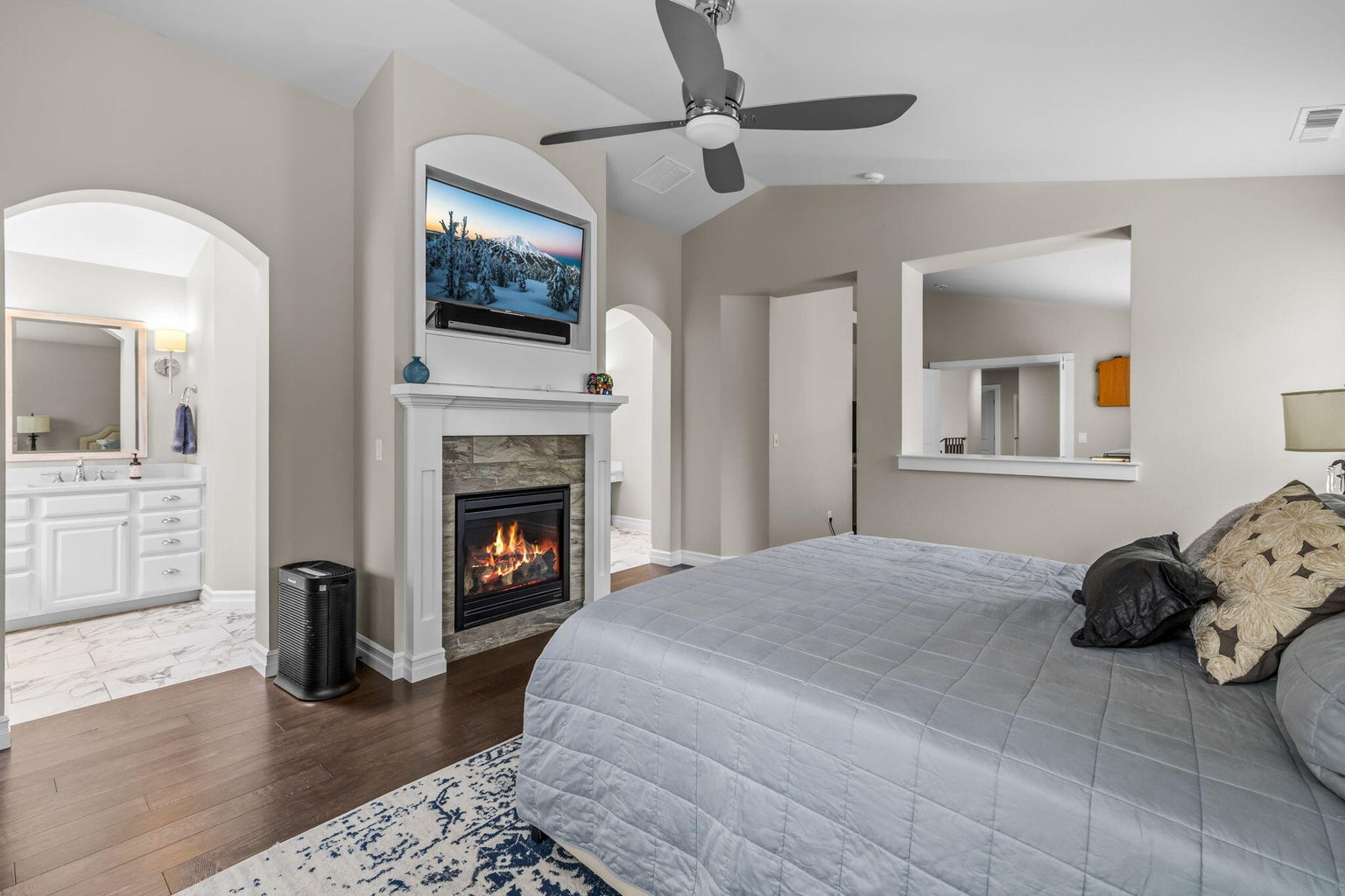 Photo of 61477 Cultus Lake Court 15 of 33