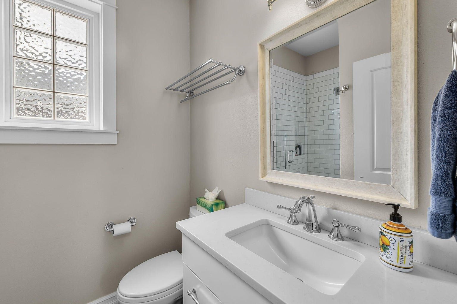 Photo of 61477 Cultus Lake Court 28 of 33