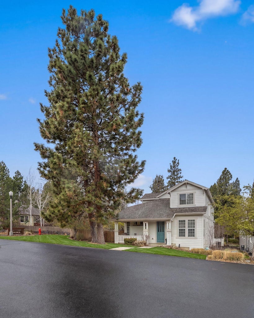 Photo of 61477 Cultus Lake Court 33 of 33