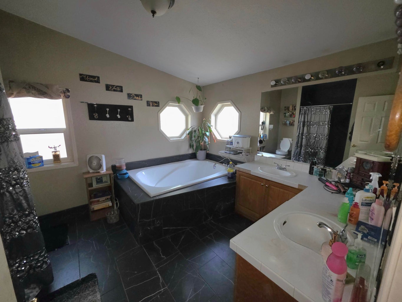 Primary bath