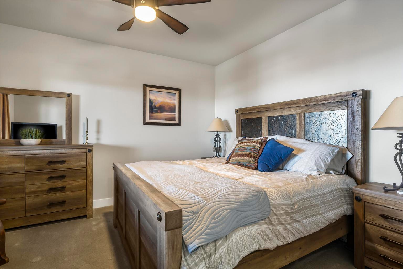 Lower Level Guest Room.