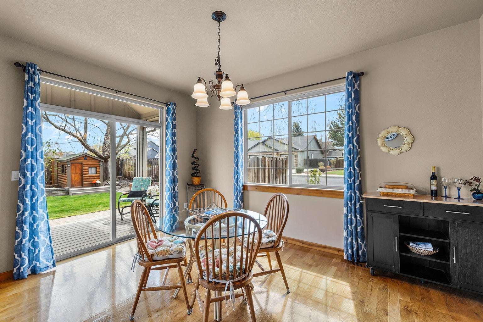Light and bright dining area