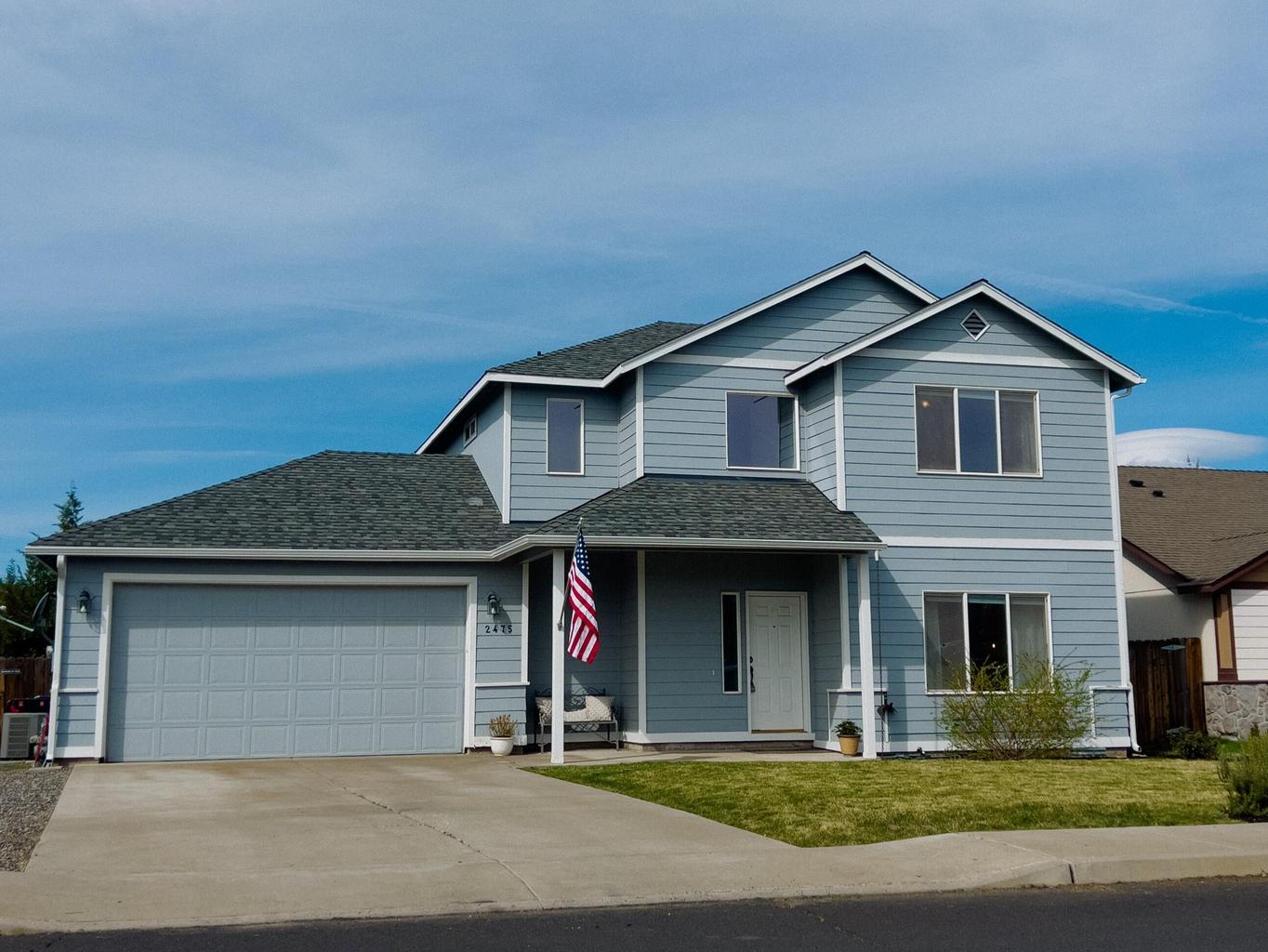 Photo of 2475 NE 7th Lane 2 of 22