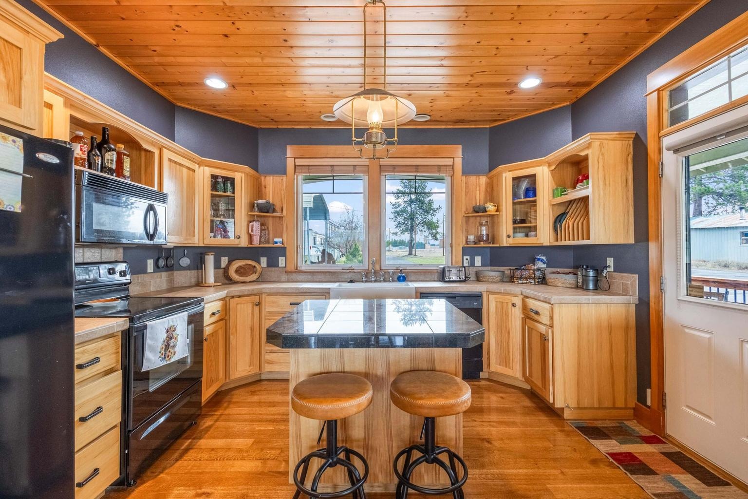 Photo of 51439 Morson Street 7 of 39