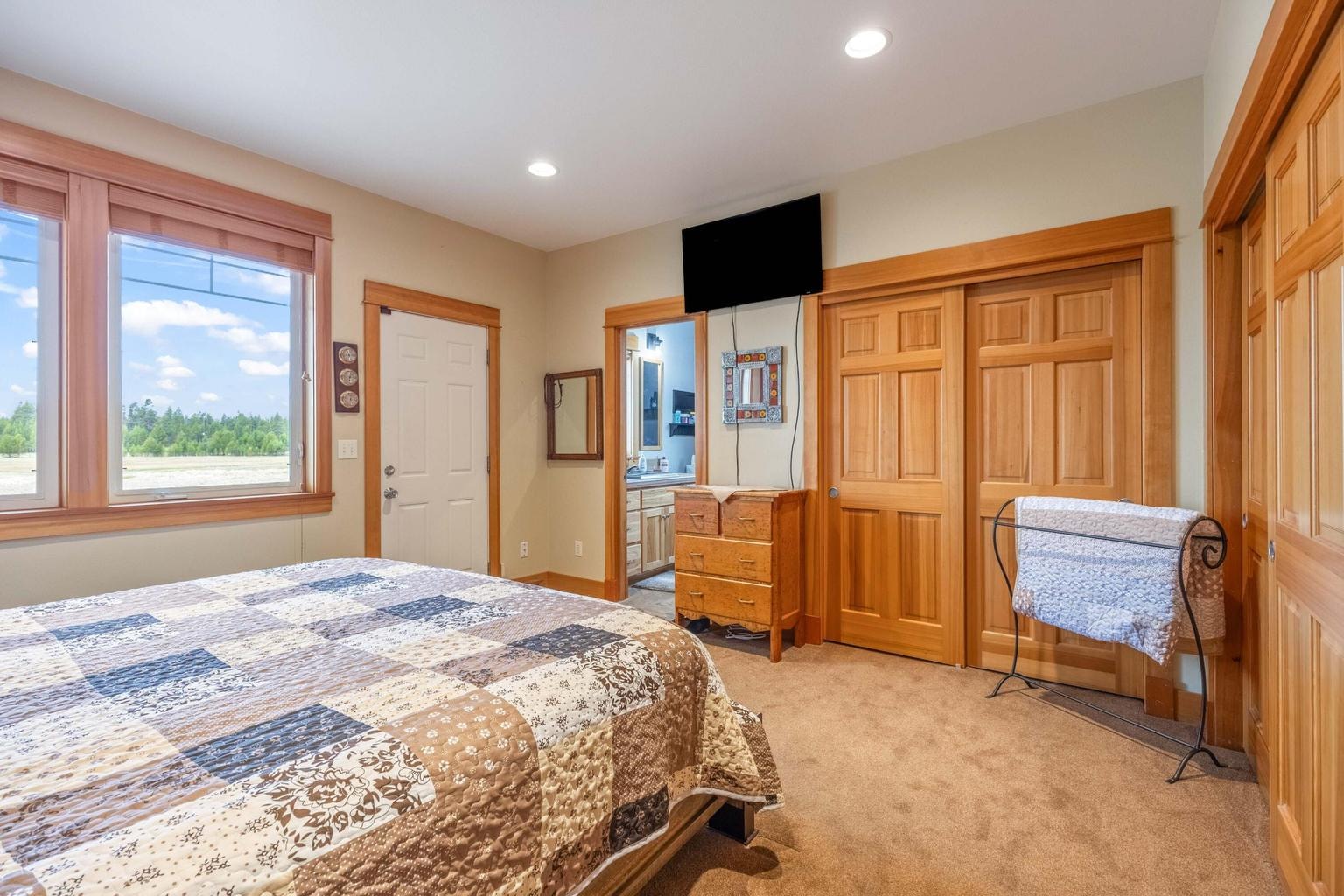 Photo of 51439 Morson Street 10 of 39