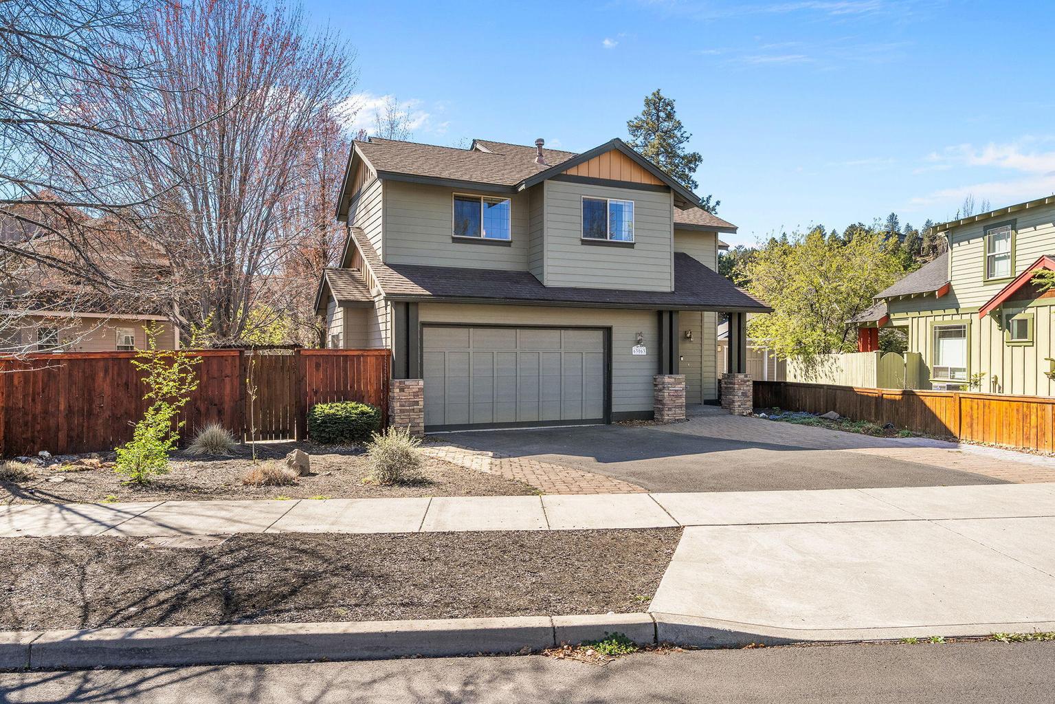 Photo of 63063 Angler Avenue 1 of 39